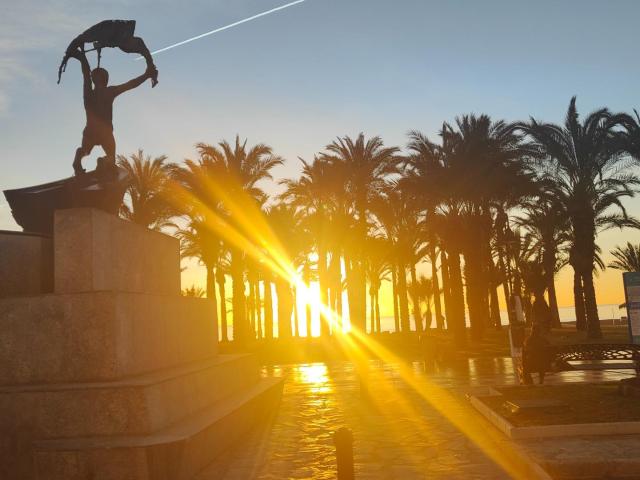 ¡OPORTUNIDAD EN LA CARIHUELA! Plaza de garaje en segunda línea de playa
