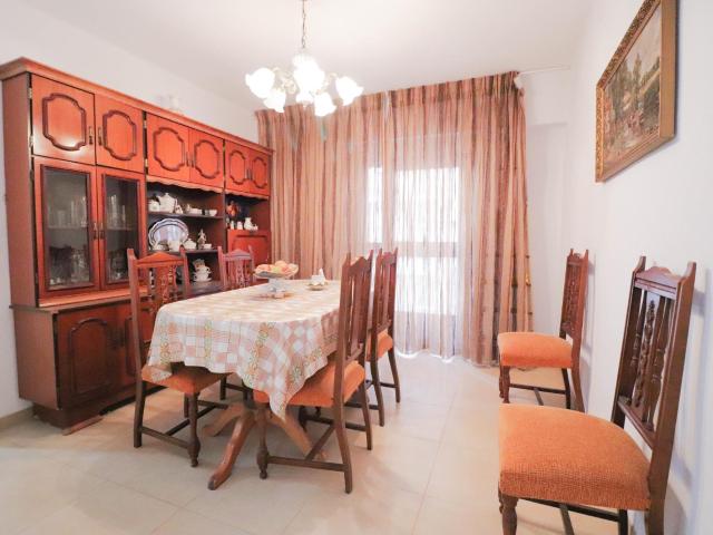 ¡Oportunidad en Los Ángeles, Almería! ✨