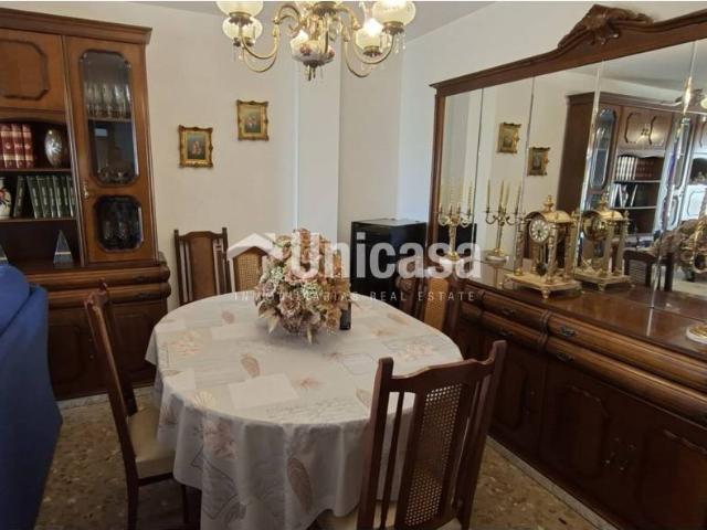 ¡Oportunidad en Martínez de la Rosa! Piso Exterior con Terraza y Vistas Despejadas