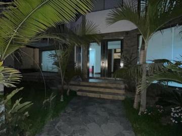 OPORTUNIDAD ! ESTUPENDA CASA EN LA PLANICIE