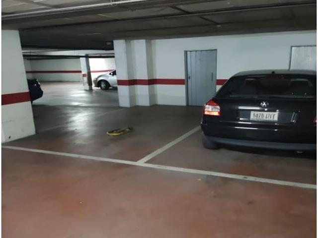 ¡Oportunidad estratégica en Manuel Saldaña! Plaza de garaje con trastero incluido