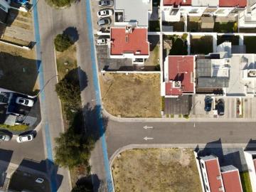 Oportunidad, excelente Terreno Plano en Esquina, en Grand Juriquilla, Querétaro