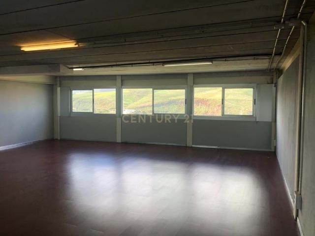 OPORTUNIDAD INVERSORES! EDIFICIO INDUSTRIAL MULTIFUNCIONAL A LA VENTA