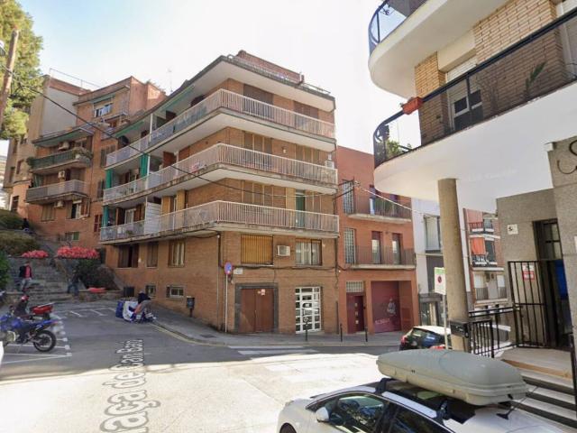Oportunidad Inversores Se vende Local de banco OCUPADO ILEGALMENTE