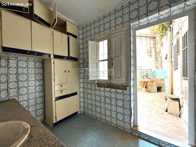 OPORTUNIDAD INVERSORES. Vivienda + local en planta baja en Gandia