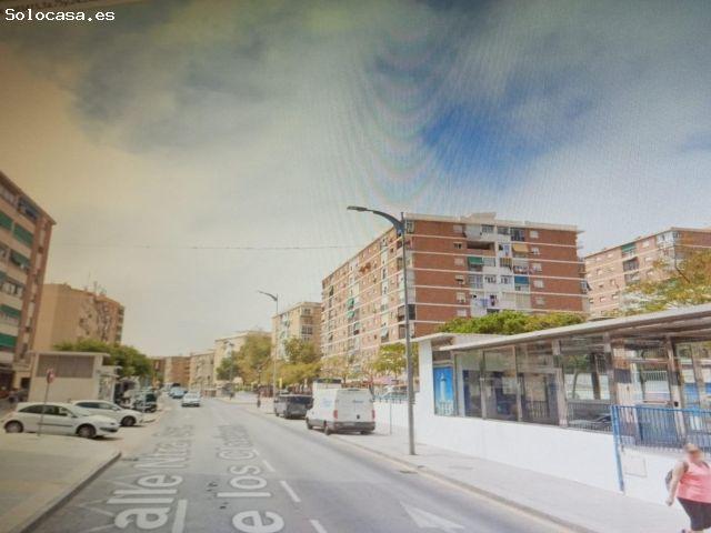 OPORTUNIDAD LOCAL ZONA VICTORIA EUGENIA. SIN POSIBILIDAD DE HACERLO VIVIENDA