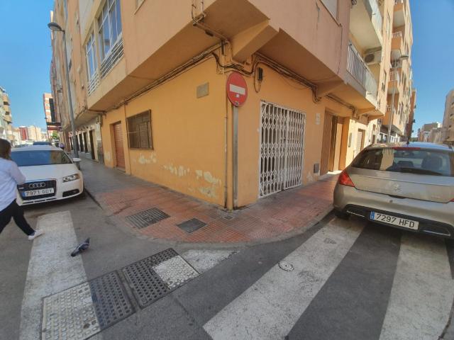 OPORTUNIDAD ! LOCAL DE 146M2 JUNTO AL MAR