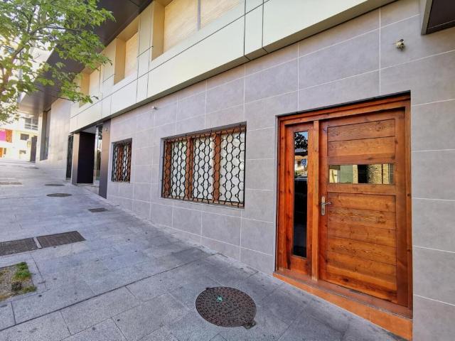 OPORTUNIDAD · LOCAL DE HOSTELERÍA LUMINOSO Y CON SALIDA DE GASES EN VIGO