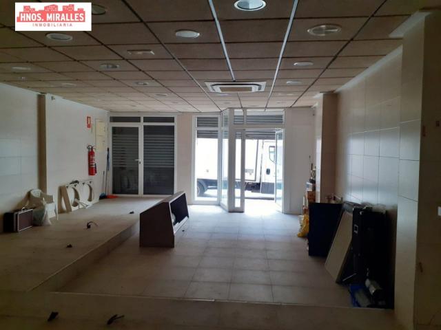 !OPORTUNIDAD! LOCAL EN ZONA TOSCAR IDEAL PARA CUALQUIER TIPO DE ACTIVIDAD