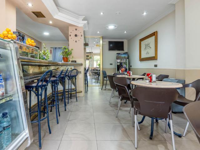 OPORTUNIDAD! NEGOCIO DE CAFETERIA EN FUNCIONAMIENTO EN VENTA POR JUBILACION!