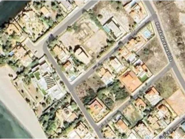 Oportunidad para desarrollar una villa exclusiva a solo 30 metros del mar La Manga del Mar Menor