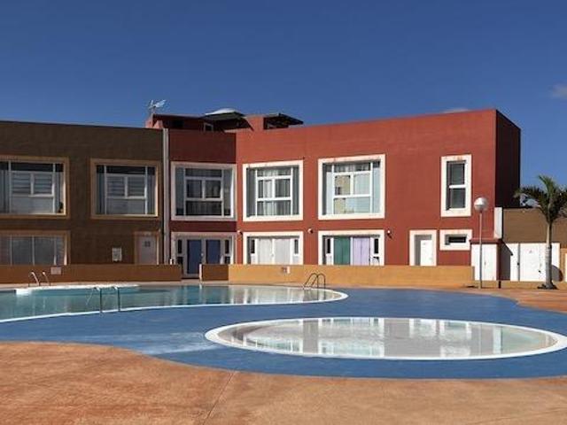 ¡Oportunidad para Inversores en Corralejo! Se vende piso en. 115m² Corralejo