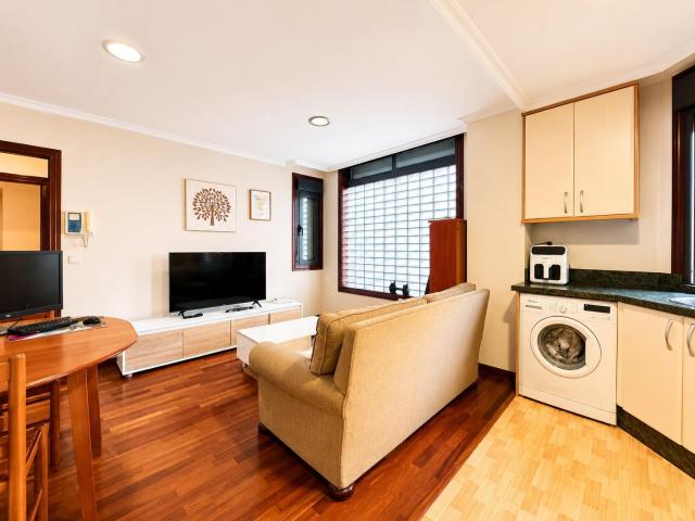 Oportunidad para inversores en pleno centro de Vigo. Vivienda con plaza de garaje y trastero. Ref. P464