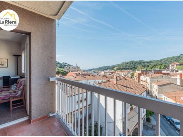 OPORTUNIDAD! PISO CON ASCENSOR, 4 HABITACIONES Y BUENAS VISTAS!