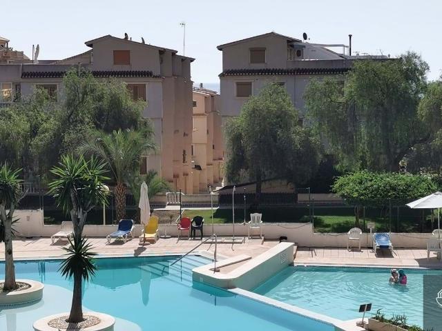 Oportunidad: Piso con Piscina y Garaje en Guardamar del Segura