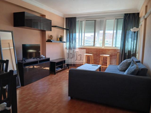 OPORTUNIDAD PISO DE ALQUILER BARRIADA SAN ANDRES! VIVIENDA CON ASCENSOR, 3 DORMITORIOS, VISTAS DESPEJADAS, REFORMADA Y AMUEBLADA, MEJOR VER.