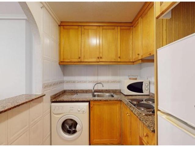 ¡OPORTUNIDAD! Piso de 2 dormitorios junto al Parque de las Naciones en Torrevieja