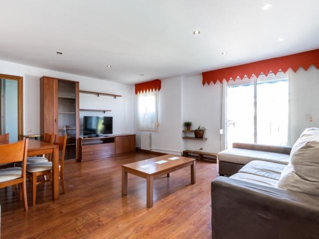 OPORTUNIDAD! PISO PARA ENTRAR A VIVIR EN CAN RULL