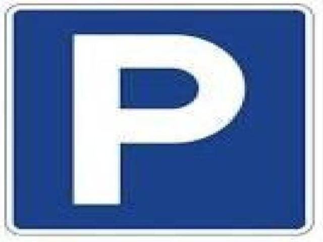 ¡Oportunidad! Plaza de aparcamiento en zona Mercadona – RIPOLLET