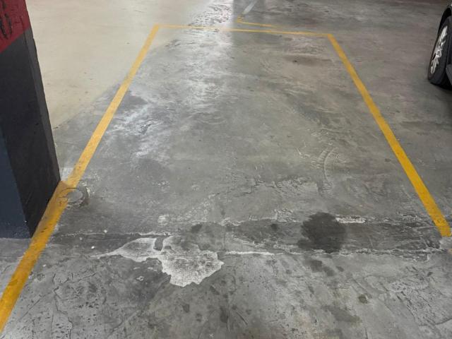 OPORTUNIDAD – PLAZA DE GARAJE PARA COCHE GRANDE EN ZONA CRTA. LLÍRIA
