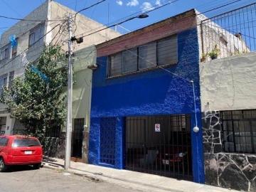 OPORTUNIDAD ! Propiedad en venta con uso de suelo mixto
