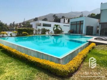 Oportunidad! Remato por viaje, Hermosa casa con vista panorámica– Rinconada Alta