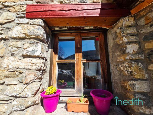 OPORTUNIDAD rentable. Preciosa casa de montaña con vistas espectaculares, terreno y licencia turísti