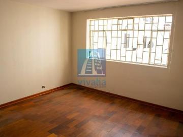 OPORTUNIDAD se VENDE AMPLIA CASA en ZONA COMERCIAL en MAGDALENA DEL MAR