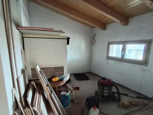 OPORTUNIDAD! SE VENDE CASA SEMIREFORMADA CON JARDIN EN SAN CIPRIAN