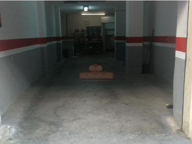 OPORTUNIDAD! SE VENDE LOCAL GARAJE CON VADO EN LA CALLE OCTAVIO CUARTERO