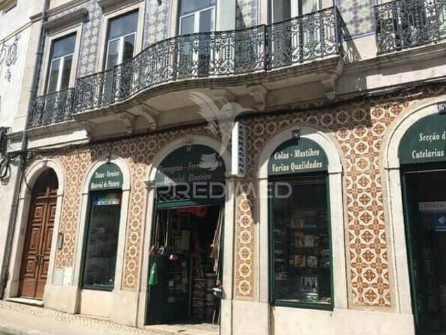 OPORTUNIDADE casa ferragens zona comercial centro Alcântara