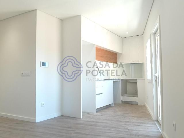 Oportunidade, andar moradia T2+1 para venda, exterior com 150m2 renovado em Fânzeres Gondomar