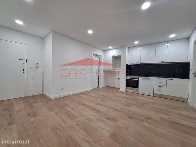 Oportunidade apartamento junto Jornal Noticias e Bonjardim no Porto