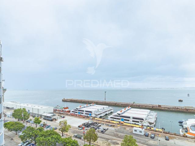 Oportunidade! Apartamento remodelado T3 em Cacilhas com vista Rio Tejo