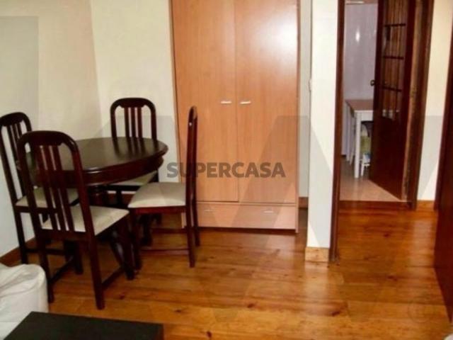 Oportunidade! Apartamento T2 Estrela