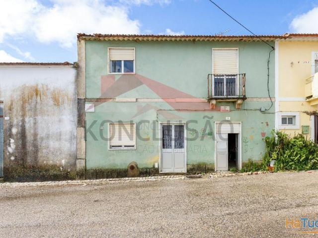 Oportunidade de Investimento ? Moradia T2 em Penedos de Alenquer | 26084081089