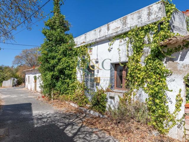 Oportunidade de investimento: Casas para remodelar em Tôr, L. 294m² Querença, Tôr e Benafim