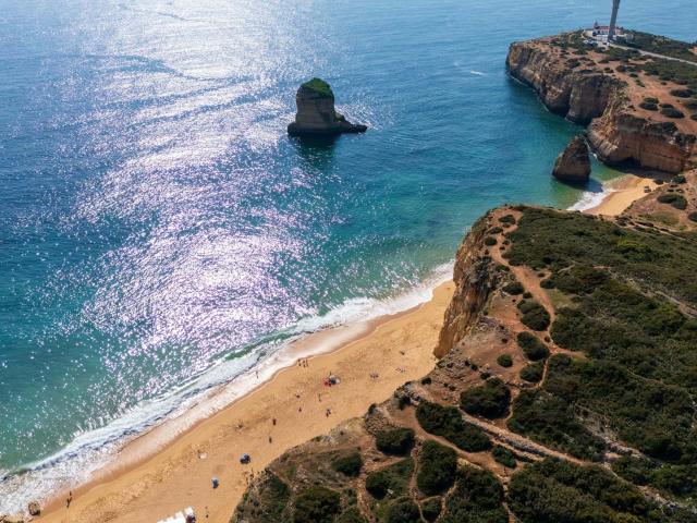 OPORTUNIDADE DE INVESTIMENTO EXCLUSIVA EM FERRAGUDO, LOCALIZAÇÃO PRIVILEGIADA COM VISTA PARA O MAR!