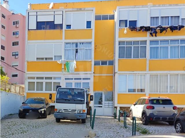Oportunidade de Investimento em Carcavelos Sassoeiros T2 Ocupado com inquilino