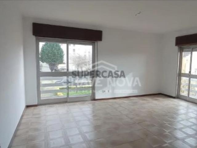Oportunidade de Investimento em Rio Tinto: Apartamento T3 com Excelente Localização