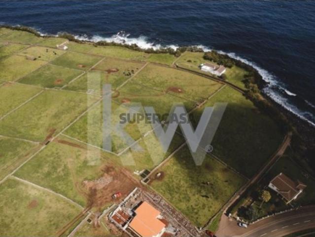 Oportunidade de Investimento em Terreno para Projeto Turístico na Praia da Vitória