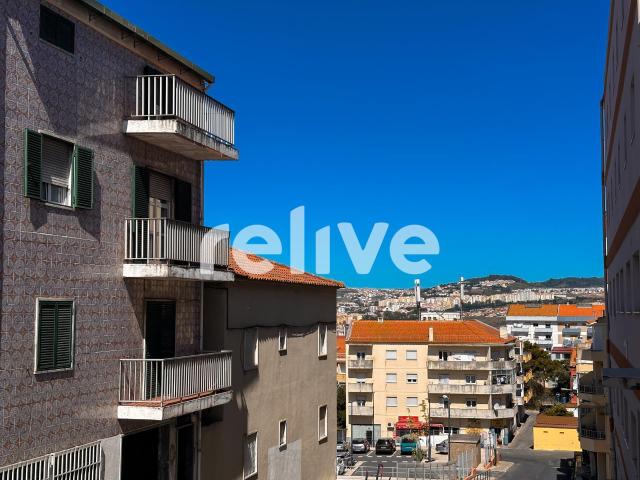 Oportunidade de Investimento: Prédio à Venda em Sta Clara, G. 417m² Alta de Lisboa