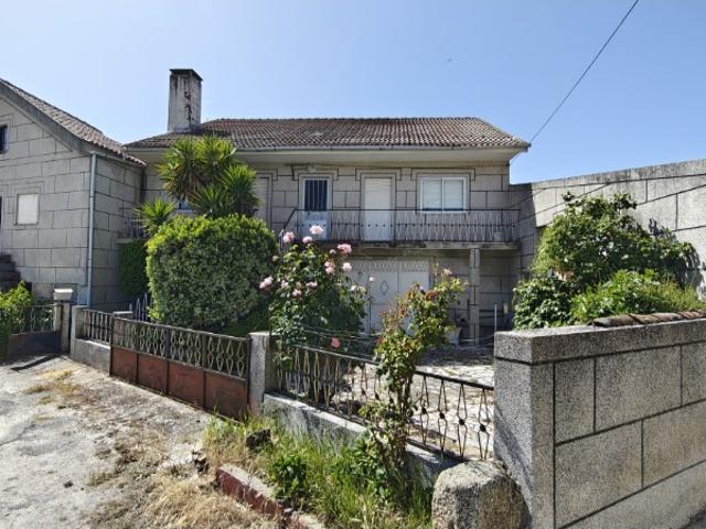 Oportunidade de Investimento 3 em 1 Casa de Aldeia, Quinta Agrícola e Lotes Aprovados para Construção Próximo de Guarda