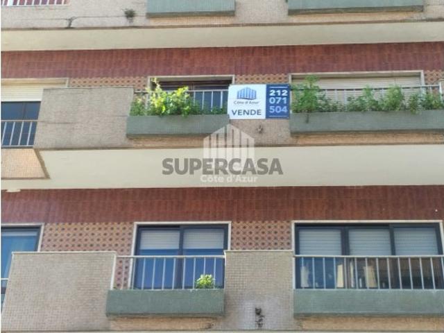 Oportunidade Imperdível: Apartamento T3 no Coração do Barreiro