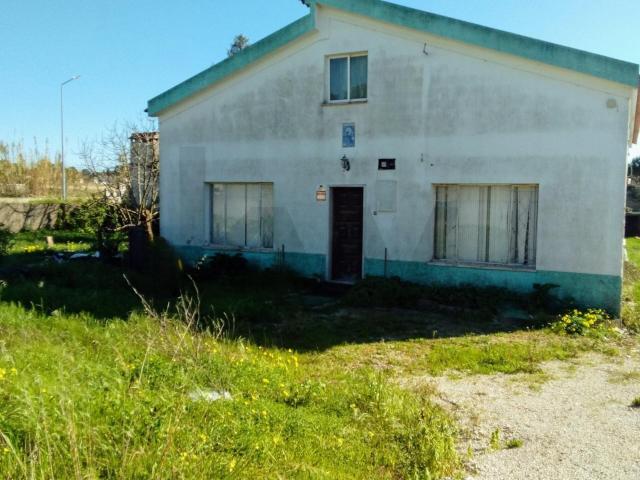 Oportunidade Imperdível: Moradia Térrea T3 com Sótão e Anexo na Quinta do Conde | 814mts2