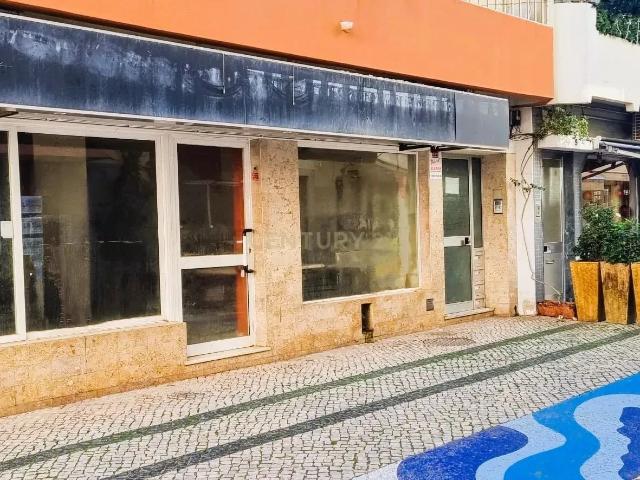 Oportunidade Imperdível no Centro de Portimão!