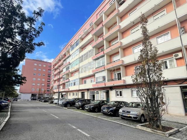 OPORTUNIDADE Investimento Espaço comercial em Alvalade