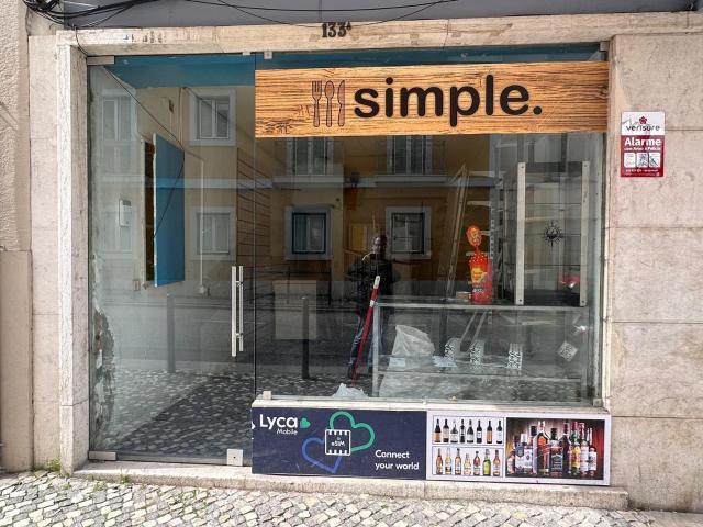 Oportunidade: Loja na Rua de Campolide