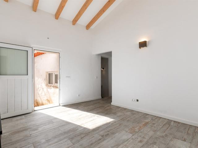 Oportunidade: Moradia T1 + 1 típica e renovada, com charme. 54m² Vila do Bispo e Raposeira