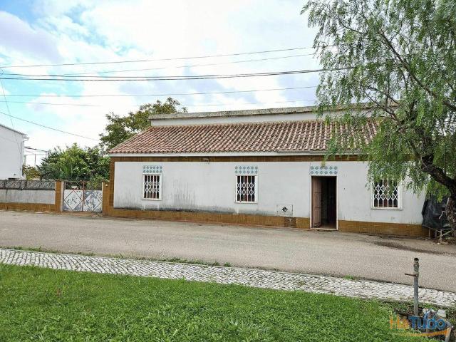 OPORTUNIDADE Moradia em Marruas, Rua da Escola, 17 | 26063677193
